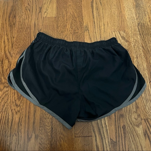 Umbro Black & Grey Running Short - Picture 3 of 7